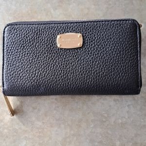 Michael Kors Leather Wallet *FINAL PRICE*